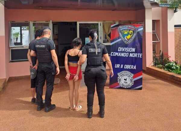 pareja detenida