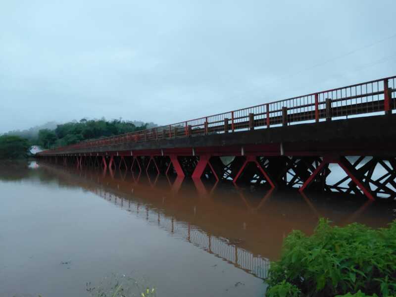 Tres pasos fronterizos habilitados, uno cerrado y tres puentes afectados por las crecidas en Misiones 3 crecidad 5