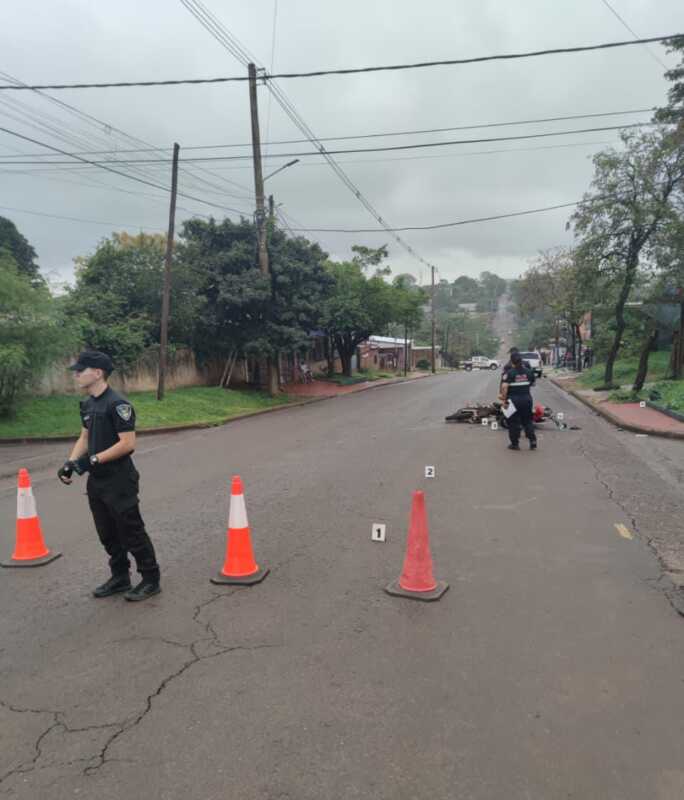 Un motociclista de 26 años murió tras un choque entre dos motos en Puerto Iguazú 1 motociclista fallecido 2
