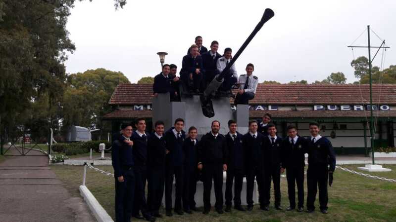 Cadetes del Liceo Naval “Almirante Storni” visitaron áreas y bases navales 1 02 16 08 16 LiceoStorni 7
