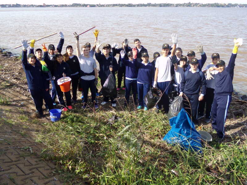 “No a la contaminación” dijeron una vez más los cadetes del Liceo Storni 4 100 9064