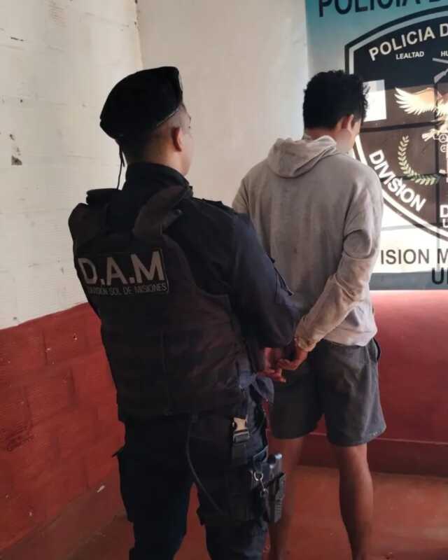 La Policía frustró cuatro robos en Posadas: recuperaron un automóvil, una moto y otros elementos 2 1a7ec1fe 5143 493c 8ae3 4364f1d8bd9c