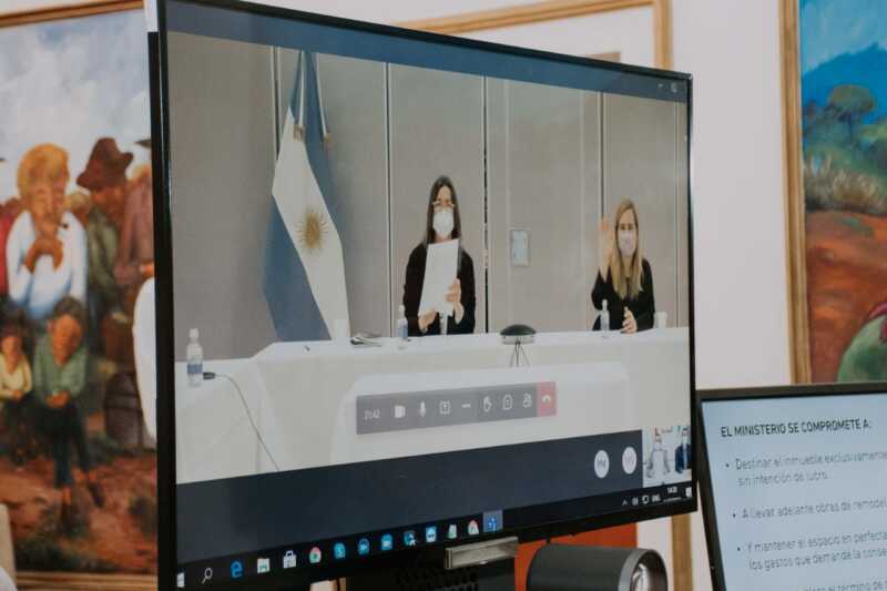 2 Videoconferencia y firma de convenio con la Ministra de Seguridad de la Nacion Sabina Frederic