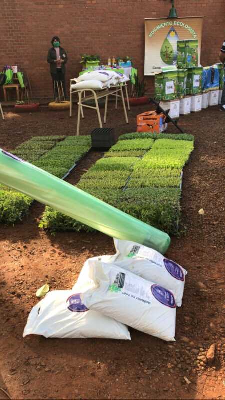 La Provincia entregó insumos y fertilizantes agroecológicos a pequeños productores de Gobernador Roca 2 2020 07 21 at 20.18.43 1