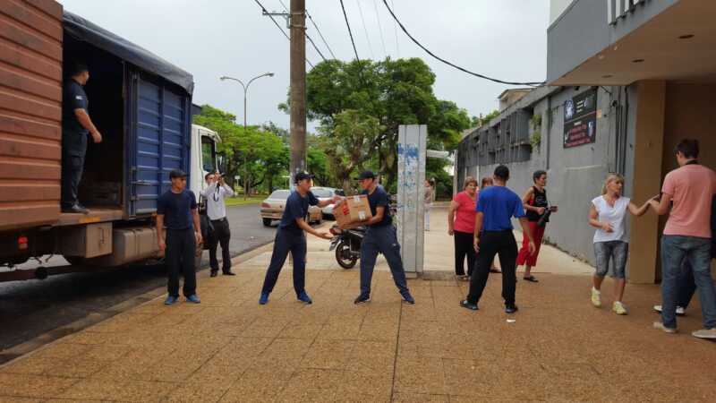 Policías de Misiones colaboran en campaña solidaria para familias inundadas de Entre Ríos 2 556e7c88 499b 4066 b9b3 cd20d308559d