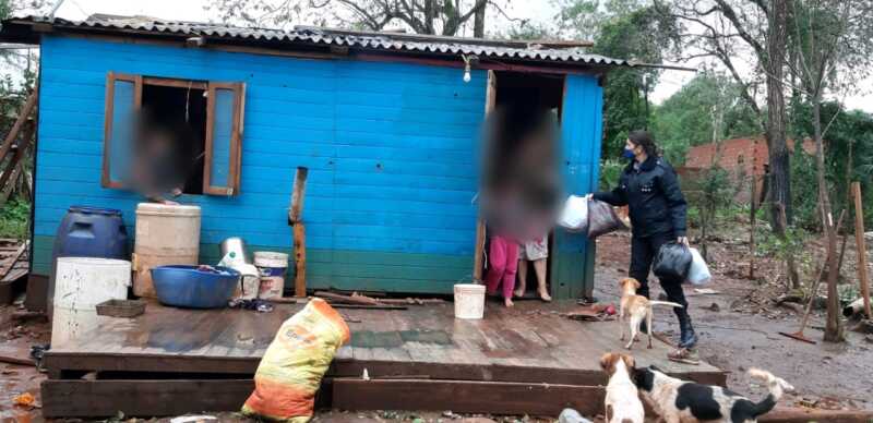 Entregaron donaciones a varias familias afectadas por el temporal en Oberá 3 6acc75ad cf99 4eab 9134 dc2e2949e29f