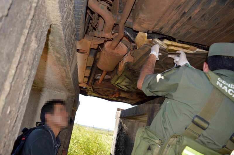 Corrientes: Gendarmería secuestró más de 80 kilos de marihuana que iban en un auto de Posadas 1 87 marihuana corrientes gna 5