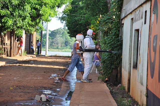Barrio Santa Rosa lucha contra el dengue 30