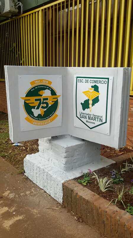 Con una caminata aeróbica celebrarán el 75 Aniversario de la Escuela Comercio 18 1 Caminata Saludable 75 Anos Escuela 18 4