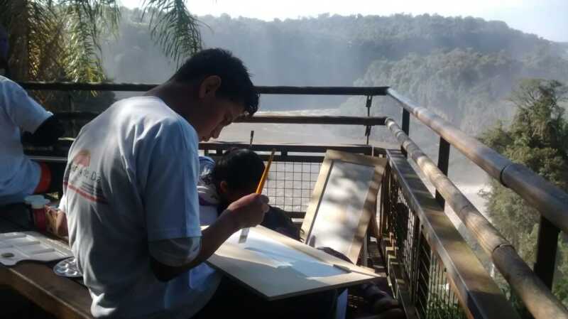 Adolescentes del Hogar de Día pintaron cuadros en Cataratas por el Día del Medio Ambiente 1 Cuadros en Cataratas 12