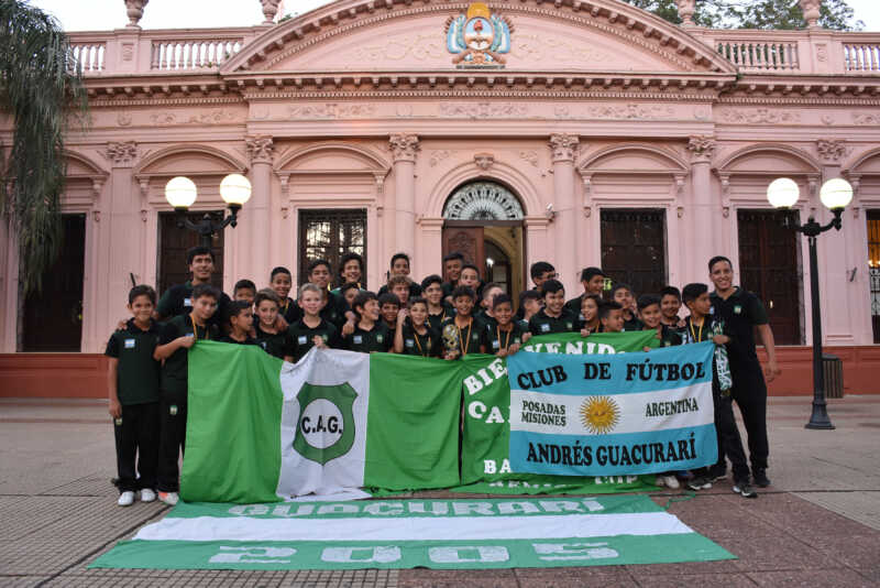 Passalacqua recibió a “Los Indiecitos” misioneros, campeones de fútbol infantil en España 1 DSC 7902 copia
