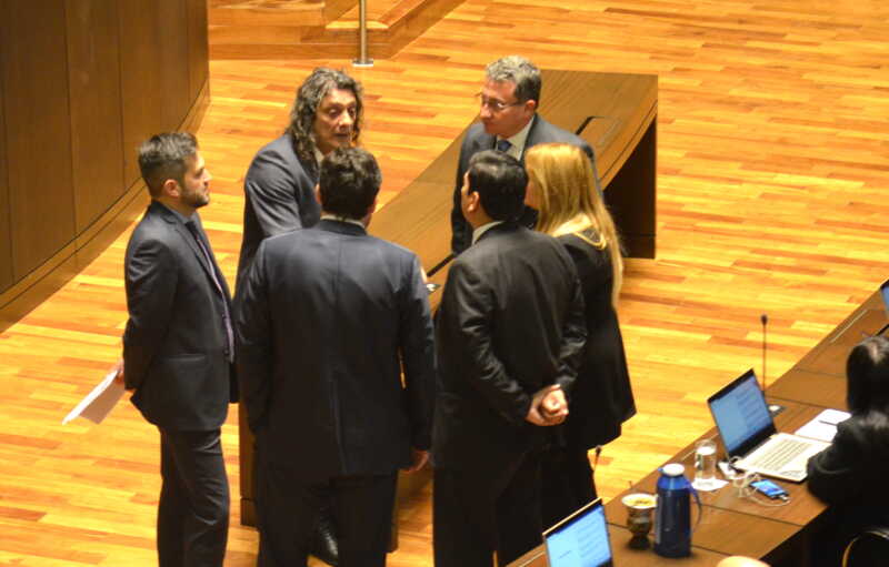 Diputados en el recinto de la Camara de Dipuatdos1