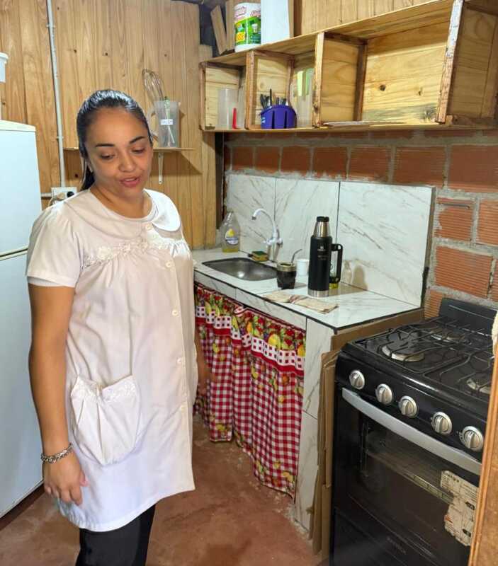 San Vicente: la comunidad de la Escuela 951 necesita otro edificio y mientras reclama más aulas 3 Docentes de San Antonio estan comprometidos con la escuela en la que dan clases