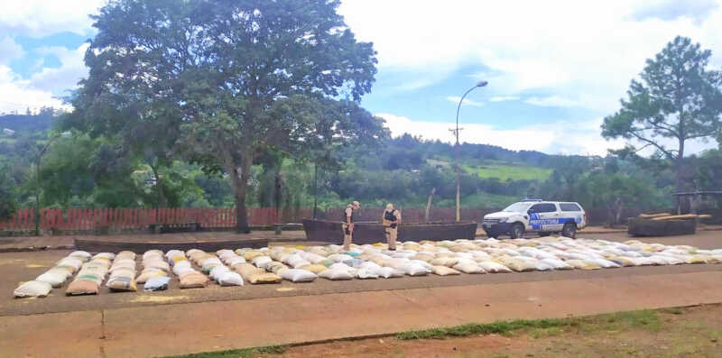 Piden informes a la Agencia Tributaria de Misiones sobre controles en transporte de soja y sus subproductos 1 El PAyS pide informes sobre transporte y controles de soja1