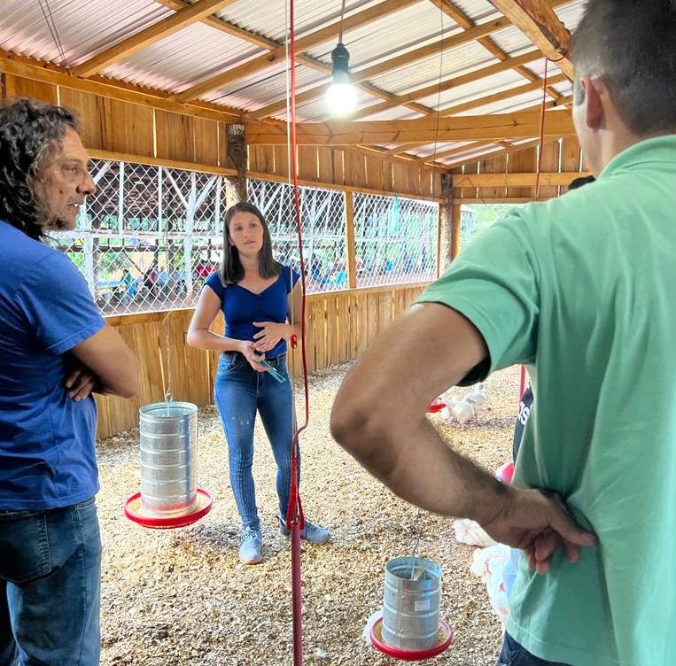 El diputado Sereno y el coordinador de la SAFCI Adriano Matter en apoyo a las familias de Monyolito