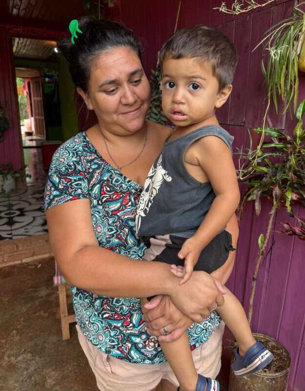 En colonia Yacutinga hay muchos ninos y ninas que necesitan agua sana