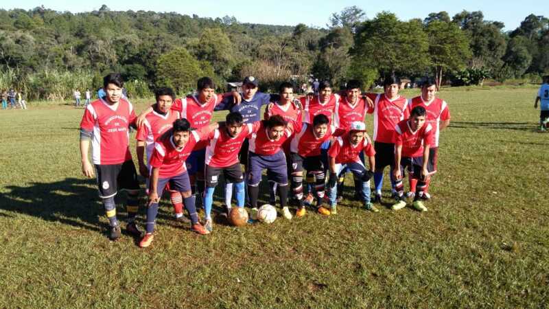 Juegos Deportivos Misioneros : Encuentro entre comunidades Mbyá Guaraní 2 Enc Capiovi2