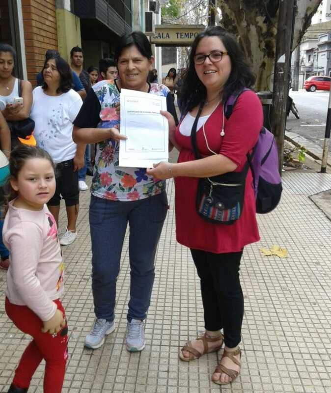 Sereno: “El certificado de vivienda familiar es un cambio vital para barrios registrados en el Renabap” 2 Entrega de Certificado de Vivienda Familiar en Anses1