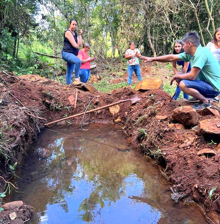 Familias agricultoras plantearon al coordinador de la SAFCI otros problemas que padecen en el Paraje Monyolito