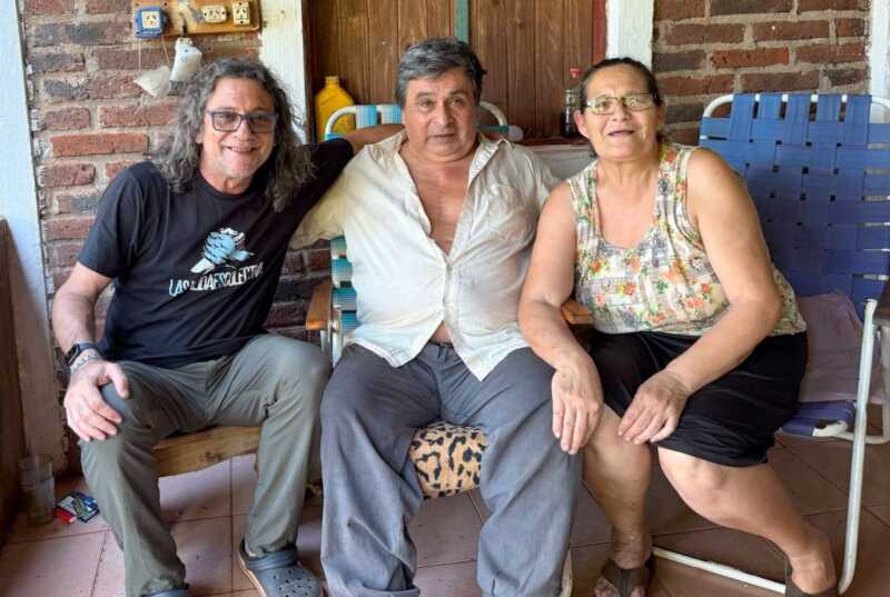 Roca Chica: 13 familias agricultoras sin agua potable y adultos mayores, los más afectados 4 Familias de Roca Chica se reunieron con el dirigente Martin Sereno