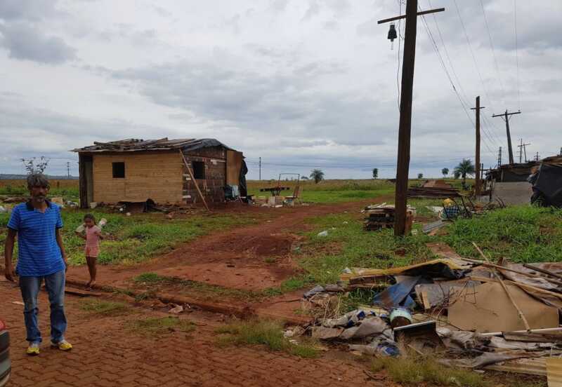 Familias que viven cerca del basural de avenida Cocomarola