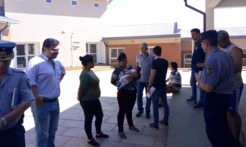 Familias tareferas con el intendente de Obera