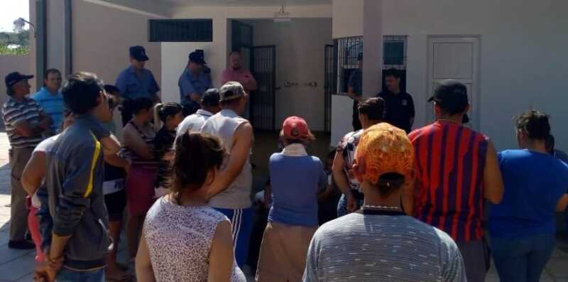 Familias tareferas con el intendente de Obera5