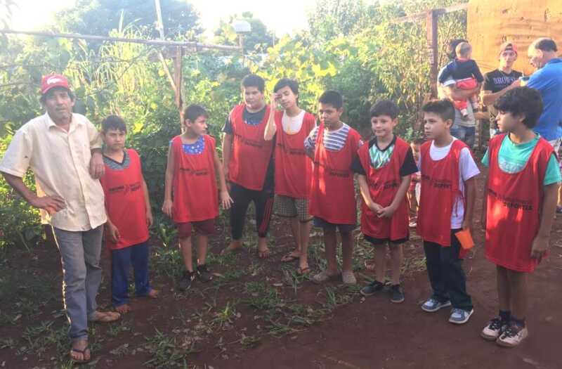 Futbol para chicos en el barrio Belen