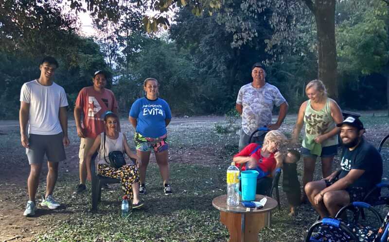 Grupo de familias de Nemesio Parma junto a militantes de TTT reclaman desde hace muchos anos el suministro de agua potable