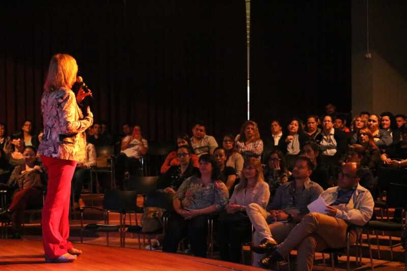 A través del arte y el humor, capacitaron a docentes sobre educación emocional 1 IMG 7182