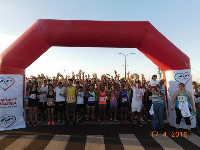 Exitosa participación en la maratón solidaria en homenaje a los niños con cardiopatías congénitas 1 Maraton solidaria pediatria.jpg 2