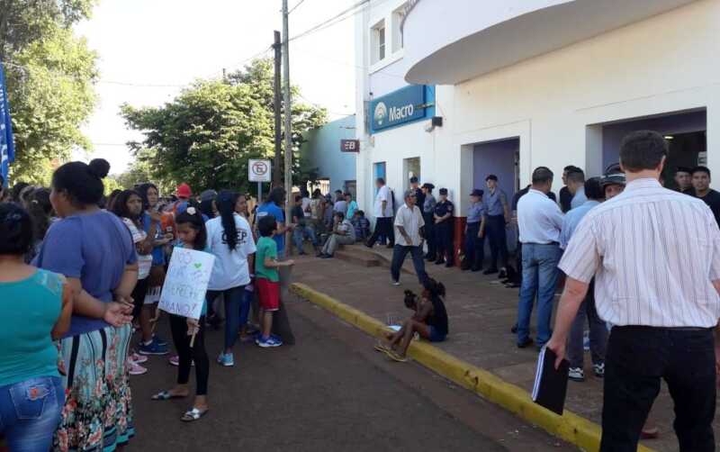 Movilizacion de la ciudadania en Garupa reclamando agua potable5