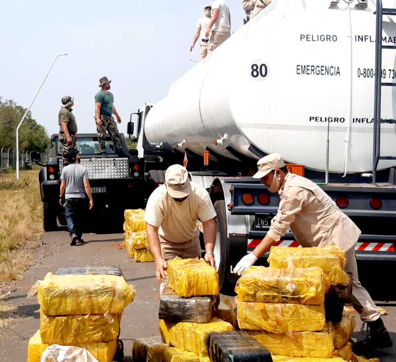 Ituzaingó: decomisan más de 8 toneladas de marihuana, valuada en unos $651 millones 1 PNA Marihuana Ituzaingo 03