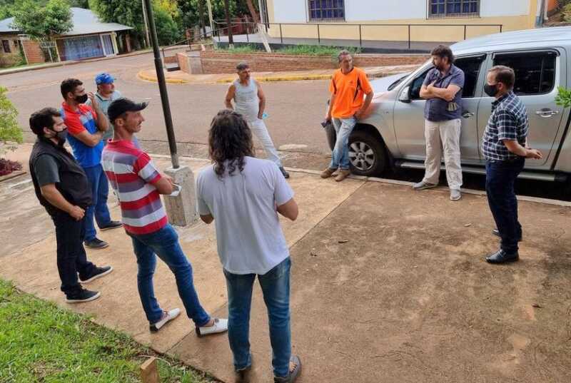 El Soberbio: pescadores artesanales reclaman Ley provincial que los proteja 4 Pescadores artesanales reclaman una ley provincial que los reconozca1