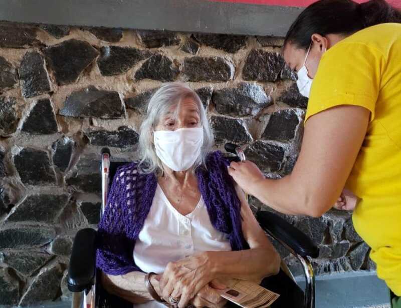 Piden que Salud Publica agilice y ordene el sistema de vacunacion contra Covid 19