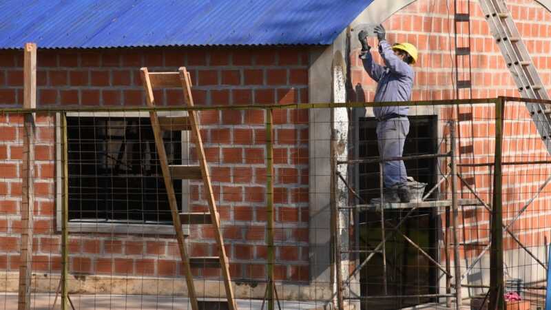 Presupuesto Participativo: avanzan las obras del SUM de Mini City 1 Presupuesto Participativo 2 3