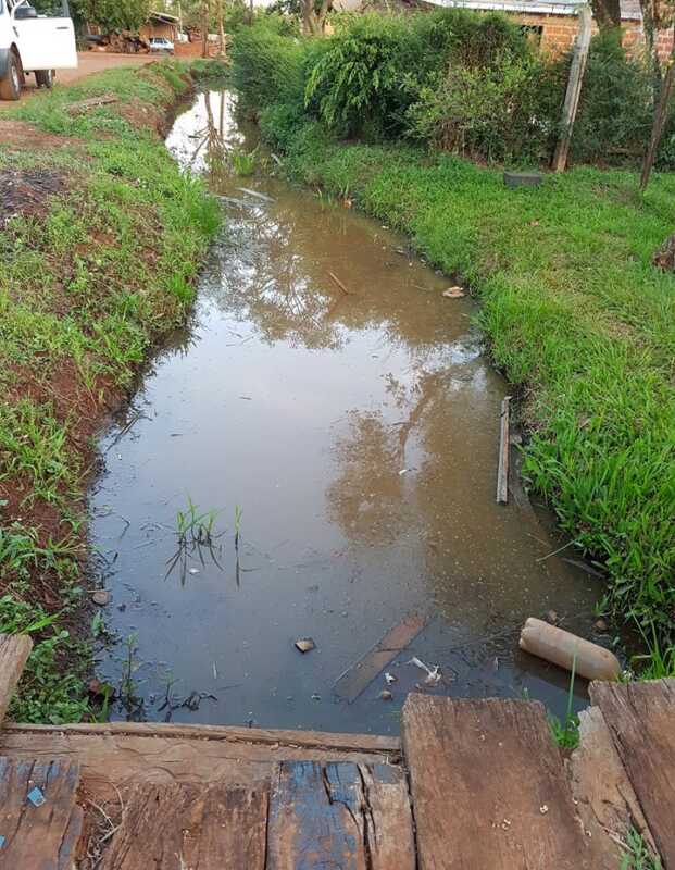 Puente roto del barrio Capilla de Jardin America2