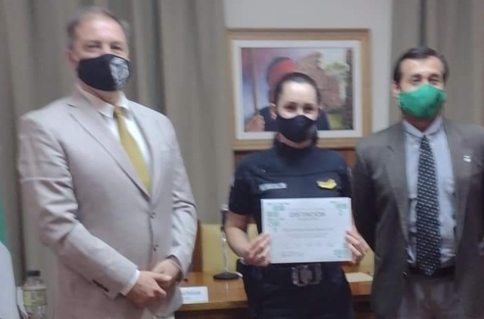 Reconocimiento a policias
