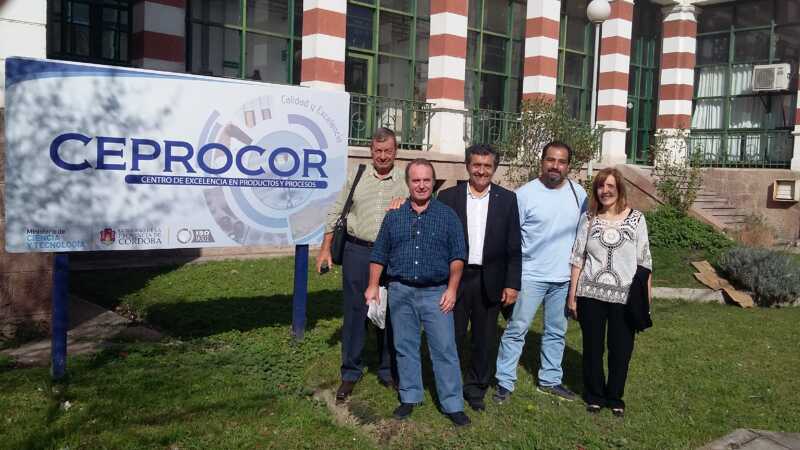 Representantes de Biofabrica Misiones con autoridades del CEPROCOR