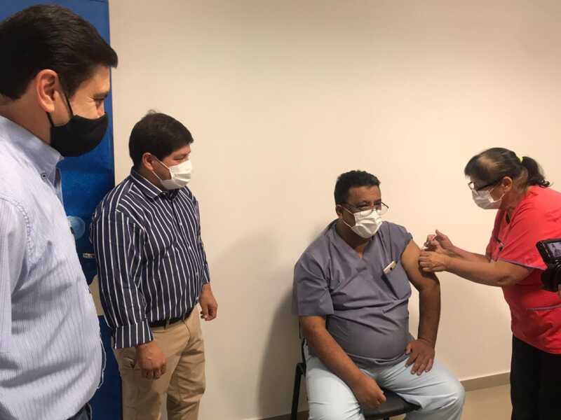 Arrancó la campaña de vacunación contra el Covid-19 en Misiones 1 Roberto Velazquez Samic Eldorado