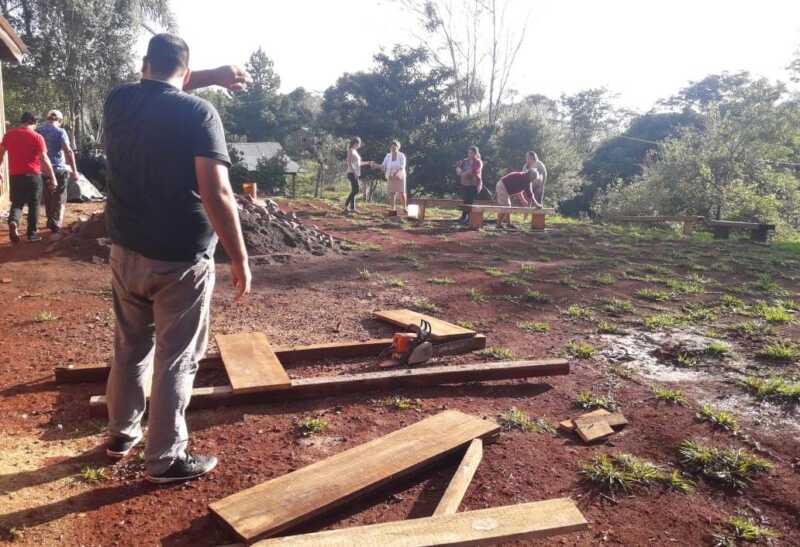 Tareferos de Dos de Mayo construyen un merendero1