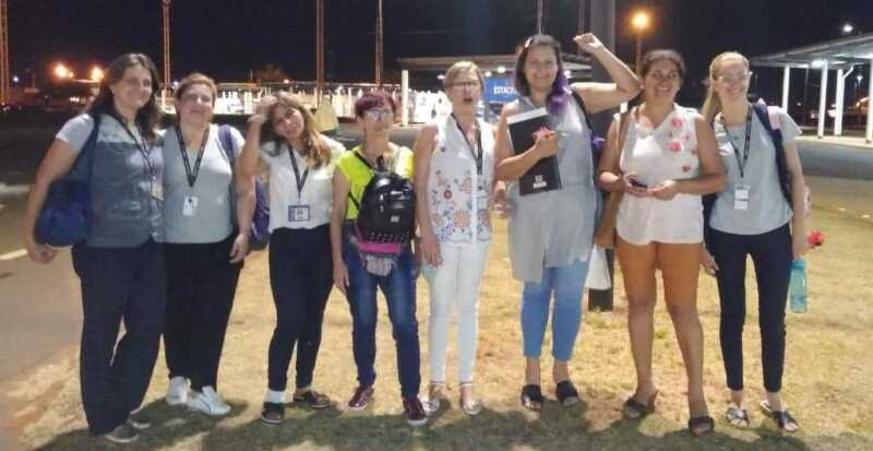 Trabajadoras de Migraciones en el Puente Internacional estan en asamblea permanente