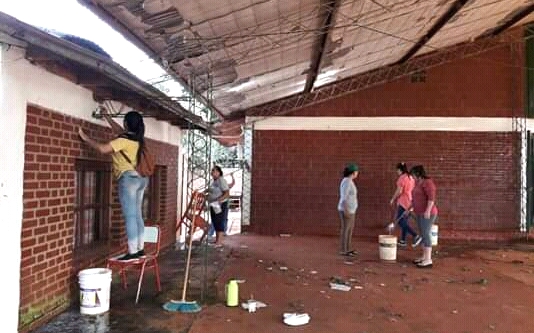 Más de 2000 trabajadores/as de la economía popular refaccionan escuelas en la provincia 5 Trabajadoras de la economia popular refaccionan escuelas en la provincia7