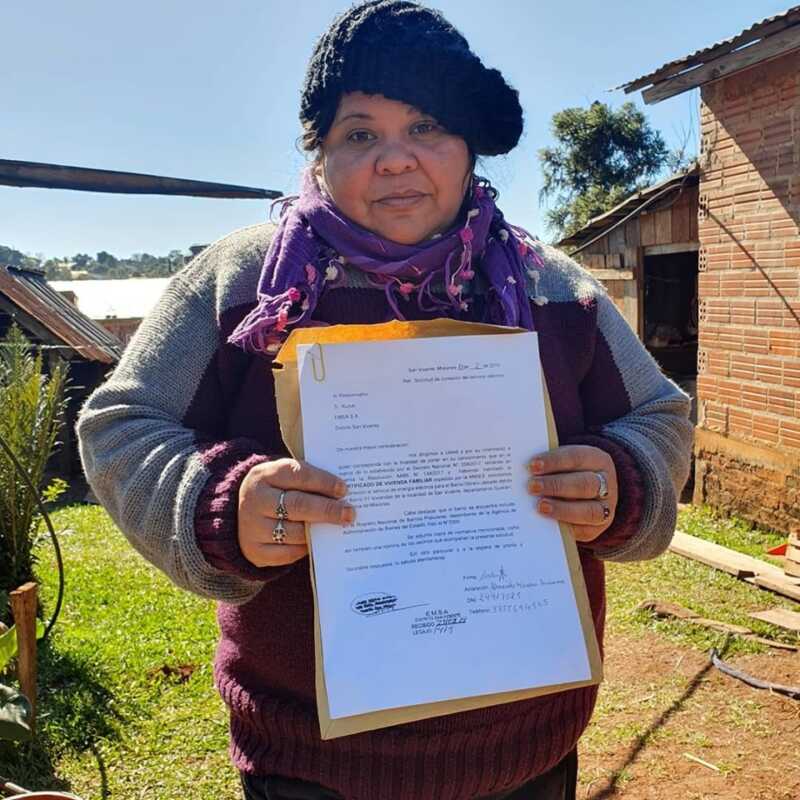Vecina del barrio Obrero espera el agua y la luz