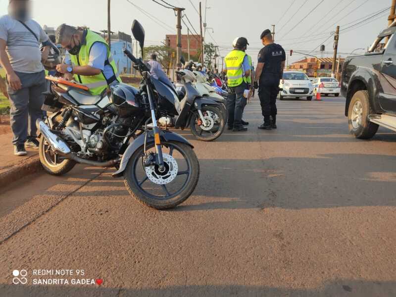 Más de 50 vehículos retenidos y 70 actas labradas por infracciones en operativos viales en Posadas 2 WhatsApp Image 2020 10 06 at 19.45.01 1