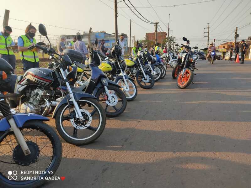 Más de 50 vehículos retenidos y 70 actas labradas por infracciones en operativos viales en Posadas 1 WhatsApp Image 2020 10 06 at 19.45.10