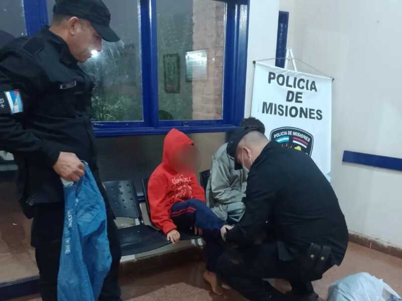 Posadas: asistieron a un hombre y una familia afectados por el desborde de un arroyo 1 WhatsApp Image 2022 04 11 at 8.42.50 PM 1