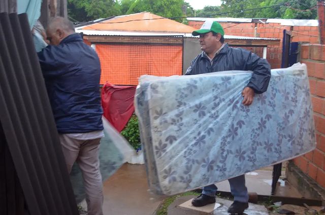Asisten a familias damnificadas por las lluvias en Posadas 1 WhatsApp Image 2023 05 03 at 08.50.28 1