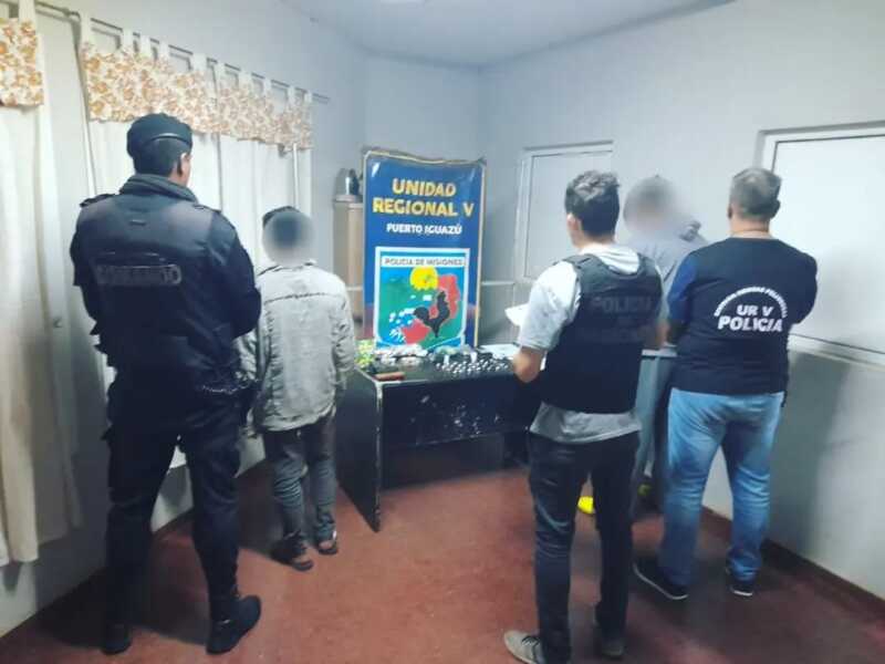 Detuvieron a dos "tranzas" en Andresito: se les Incautó cocaína, pedra y un arma 2 WhatsApp Image 2023 11 15 at 12.24.43