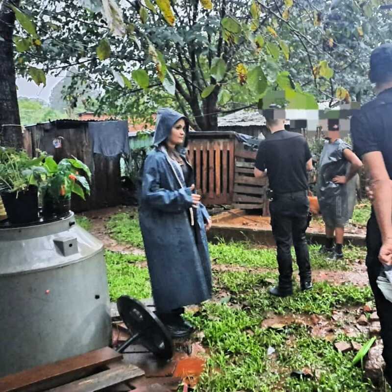 Policías asisten a los afectados por las fuertes lluvias en toda la provincia 1 WhatsApp Image 2024 05 02 at 10.32.20
